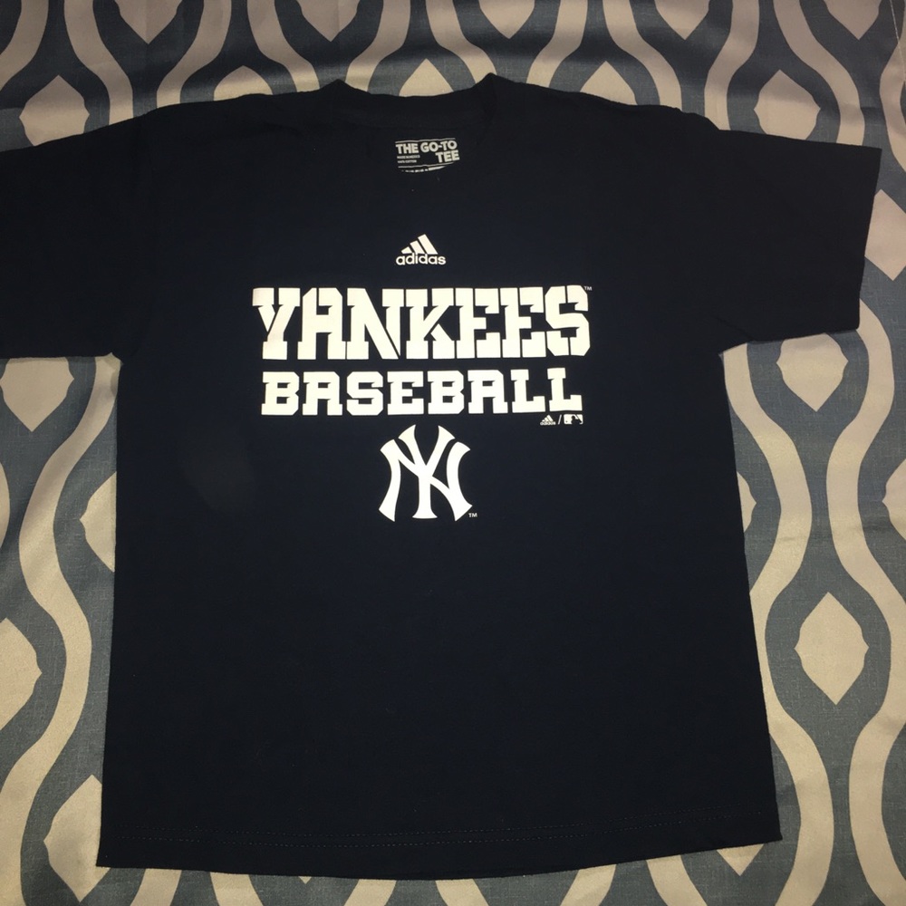 Adidas Yankee Baseball t-shirt Size 10-12